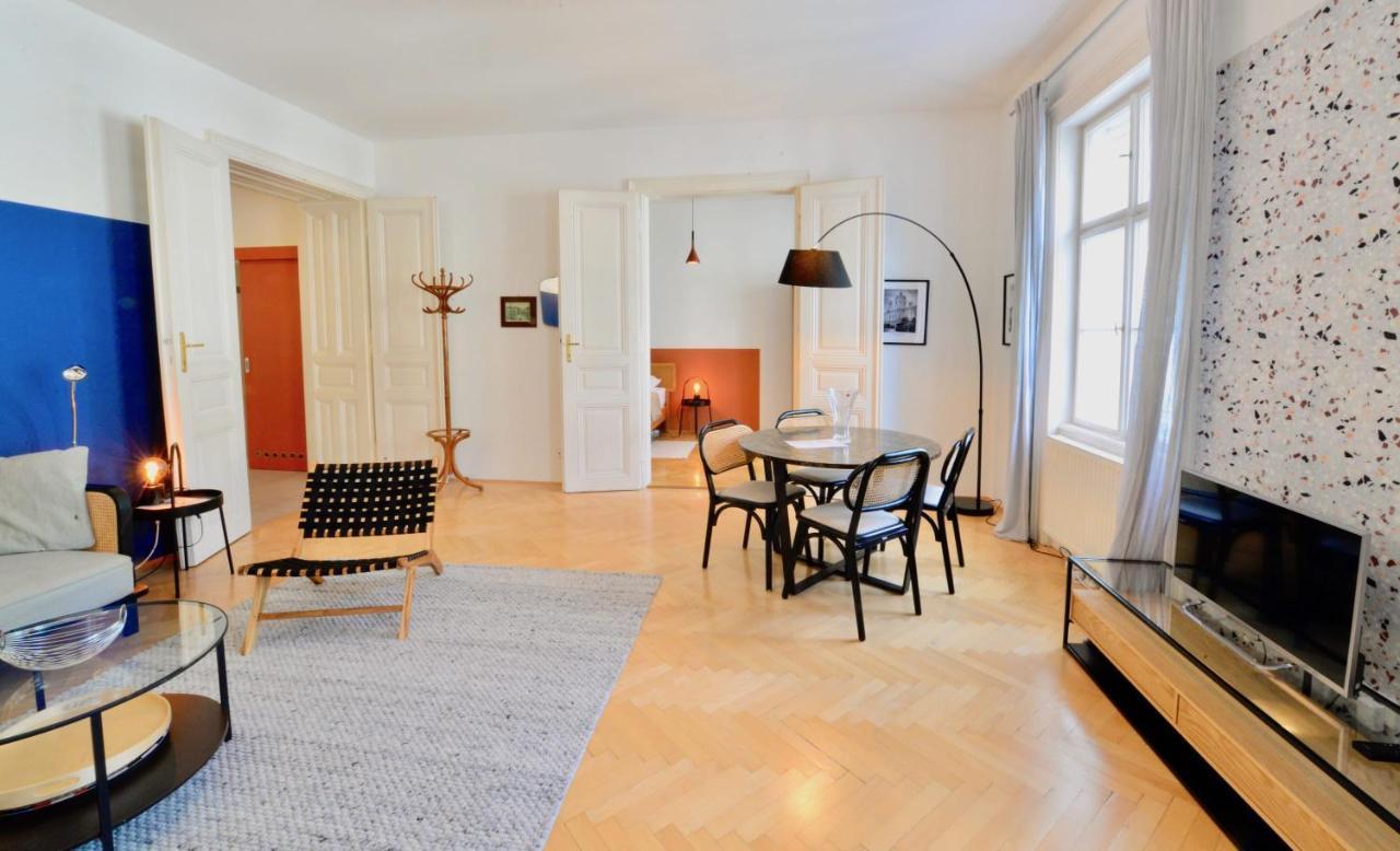 Beautiful Flat Next To Karlskirche Vienna Exterior photo